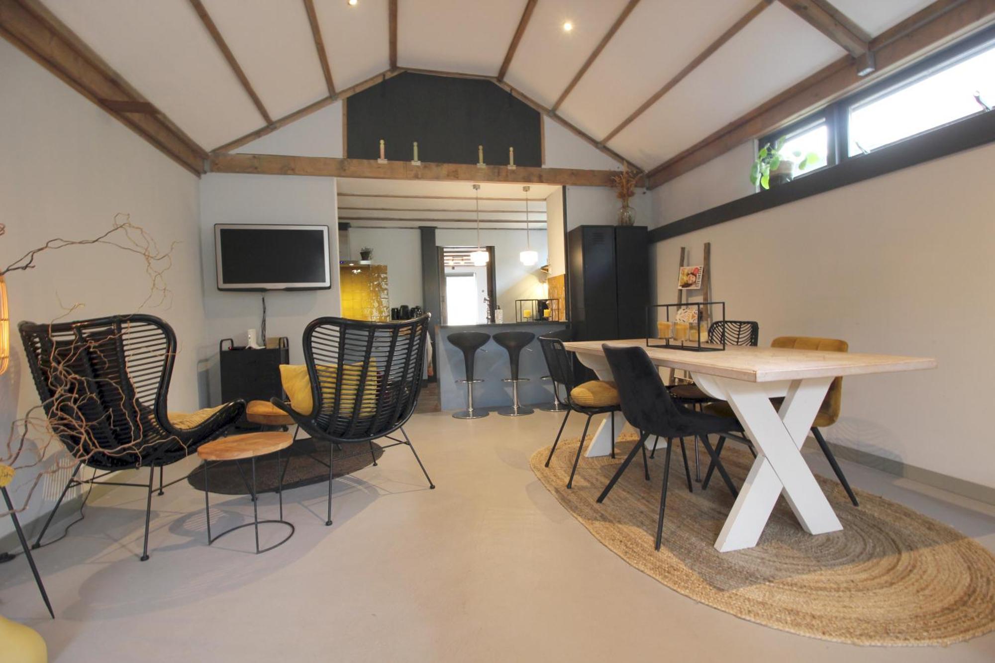 One-Bedroom Apartment,1544064250:JPEG